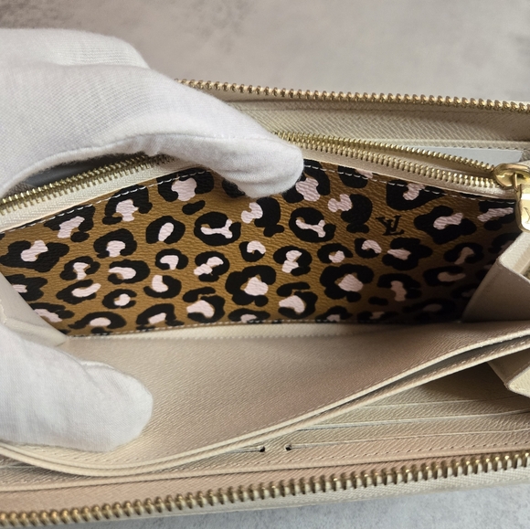 Louis Vuitton WILD AT HEART Large Zippy Wallet - Picture 12 of 16